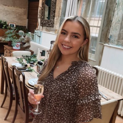 emmary19's profile picture. 