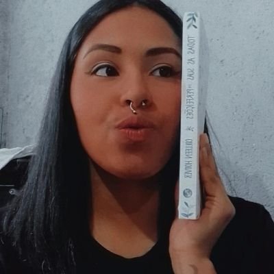 📚Autora de romances envolventes e mocinhos apaixonantes
🏆+1M de páginas lidas no K.U
Leia Protegida pelo CEO irresistível