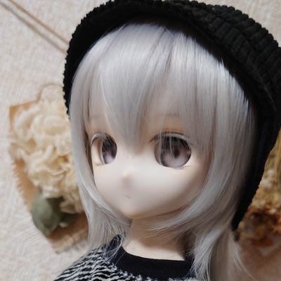 ドール・ぬい関連等メインの呟きアカウントです。成人済。
仕事や育児等の多忙により呟き頻度は低め、最近はほぼ見る専よりです。DM不調のため気づくまで時間がかかるかもしれません🙏💦