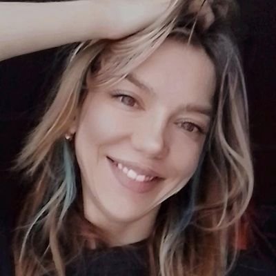 Mexicana, divertida, supersocial, extrovertida, de mente liberal, amiga de verdad. No DM.