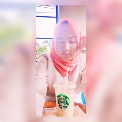 henipsari's profile picture. 