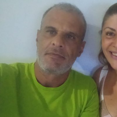 Brasileiros, casados, conservadores, avós. Sem DM por favor