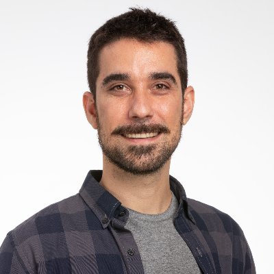 Animal racional.
Mitad nerd, mitad emprendedor, mitad puaner.