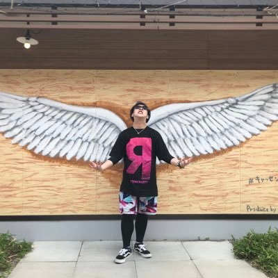 sabbater13's profile picture. ラーメンとロックを愛する生粋のライブキッズ！三度のメシよりライブ好き！！#ELLEGARDEN #MONOEYES #theHIATUS #SiM #BLUEENCOUNT #ROTTENGRAFFTY #SBE #survivesaidtheprophet