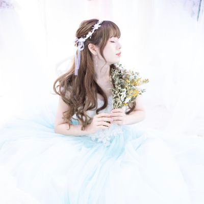 🌸出張撮影 🌸モデル 🌸Self-Portrait
🌻詩・歌詞・エッセイ・書評🖋️
🌻装丁写真
◆お仕事のご依頼・お問合せ✉️➡️0711040k@gmail.com
🌃怪談好
◆受賞: 第58回現代詩手帖賞
◆詩集『旋律になる前 の』(思潮社)にて第27回中原中也賞と第55回小熊秀雄賞の候補