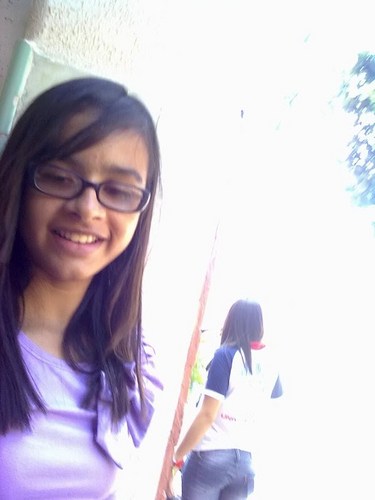 13 anos,adoro canta e pratico volei e basquete adoro meus amigos 
nao do muita sorte no amor e estou solteira
sarah.stefanny10@hotmail.com