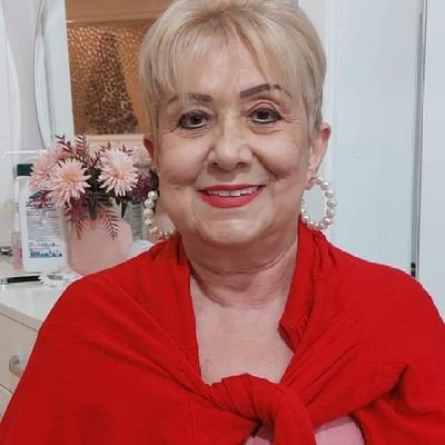 ArkGunseli's profile picture. Evli ve Üniversite mezunu