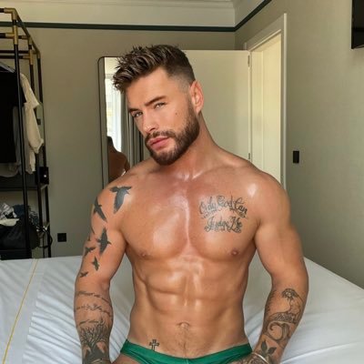 6 FOOT 2 BRITISH STUD. PORNHUB FAVOURITE GAY MALE OF THE YEAR 2023 ! FLESHJACK BOY! TOP 0.2% ON ONLYFANS NO PPV EVER ! CHECK MY KINK ACCOUNT @MOOREKINK