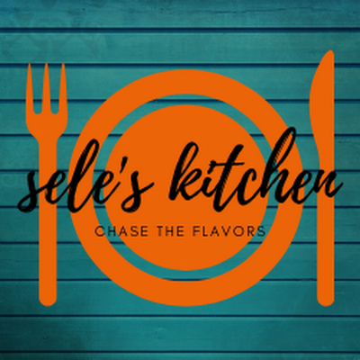 selenakhan_1995's profile picture. 