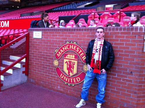 Fotbollsälskare, Futsalälskare, Futsalspelare, Fotbollsspelare, Discgolfentusiast. Hjärtat brinner för Man United & IFK Göteborg!