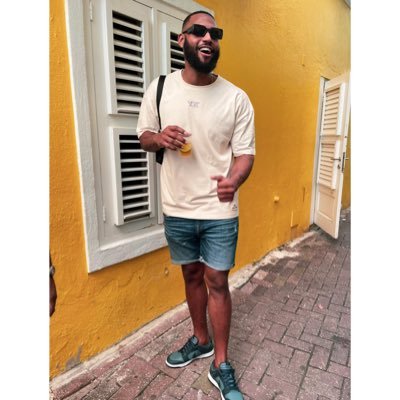 •Curaçao. 𝔇𝔯𝔢𝔞𝔪 𝔠𝔥𝔞𝔰𝔢𝔯.