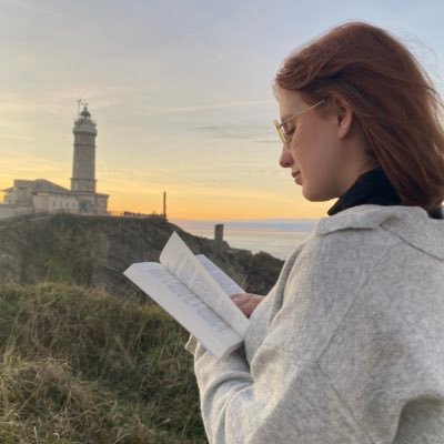 Periodista 🎙// Adicta a los libros y muy Slytherin. 🌌Farera detrás del proyecto: El faro literario 📖 Redactora en @ValladolidSER @CadenaSERCyL