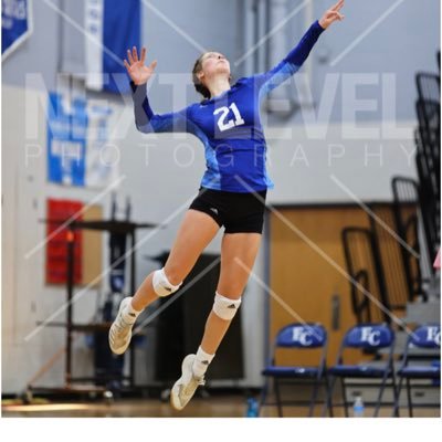 DSturgeon21's profile picture. Class ‘25 | vball bball t/f softball | height: 5’10” | GPA: 3.4 | @ecgirlsbball