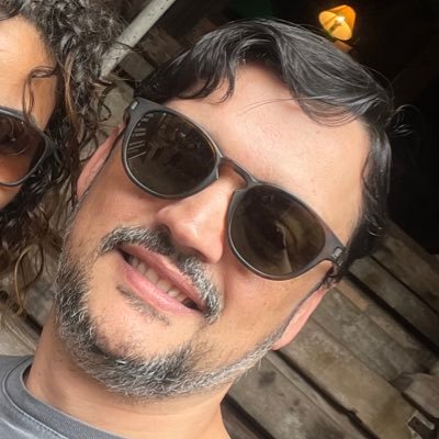 lalexborba's profile picture. Santista, fan de Automobilismo e Rock and Roll. Destro na escrita, canhoto nas ideias!!!