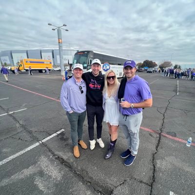 TCU 🐸 Alum, mediocre golfer, and take pickleball way too seriously