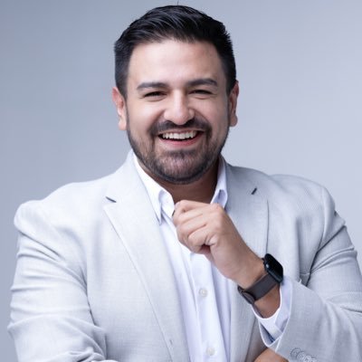 Productor de radio @drcesarlozano 📻 🎤Locutor en Fm Globo 🎙 Locutor comercial. 📺 TV Azteca Noreste. Voz de los buenos mensajes.