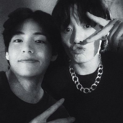 강한 마음은 항상 우울한 감정을 물리칩니다 .... 🥀🖤
강한 믿음은 마음에 무기를 장비하는 사람입니다....🍃🕸️🌺