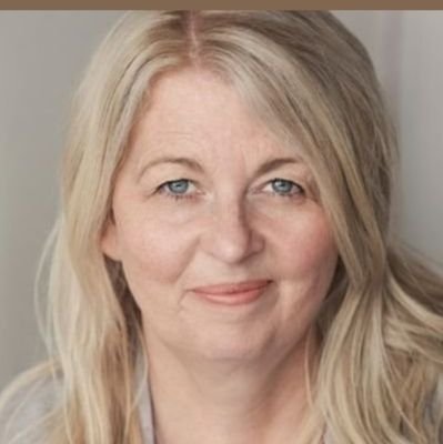 she/her 🏴 Actor | Writer | Author of 📖@timetoshinemono
Creator of Bafta Award Winning 'Dwylo'r Enfys' 👩👦
Freelance 🎭 Workshop Facilitator