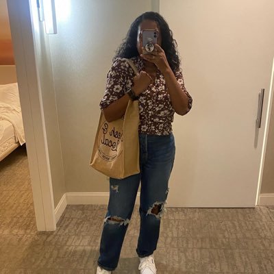 nickyiguess's profile picture. 28 😬 I'm Zeus the Guitar Lord. I don't have a guitar yet. Doer of Charlie work. CCNY/DCP