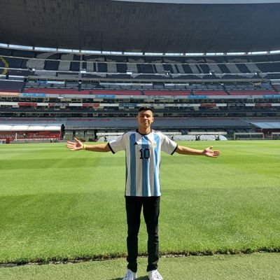 AlanCano011's profile picture. FES Aragón. Estudiante de comunicación y periodismo.
Fifas 24/7