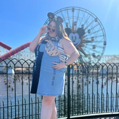 Hi! I’m Sarah I’m a full on Gamer Girl Nerd obsessed with Disney, Harry Potter, and all things video game related! Come follow me on twitch!