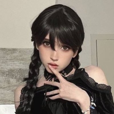 ur goth gf 🕷️🕸️