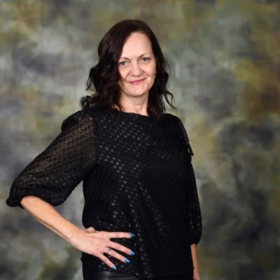 Executive Administrative Assistant / 35 years dedicated to the Canadian Armed Forces 🇨🇦 (retired) / Yoga Enthusiast / Mother / Camper / Advocate for 👯♀️