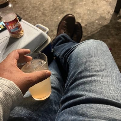 Telos55's profile picture. Houston Tx. Soy pocos follower porque mi vicio más grande es el desmadre, no andar todo el puto día escribiendo pendejadas para ganar la chuleta.