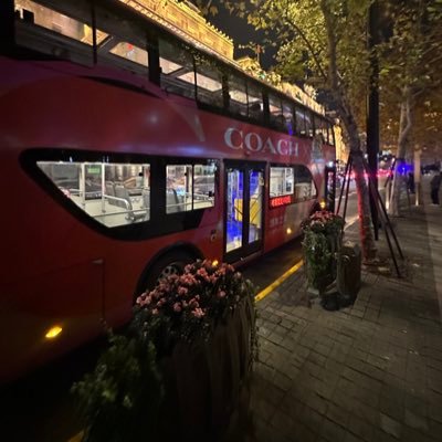 jingshen_cnm's profile picture. 很烦啊 大号寄了