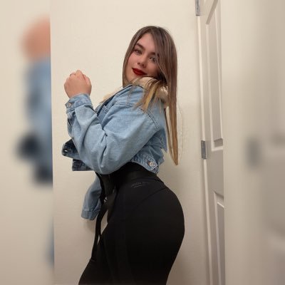 LorenaG89233948's profile picture. 