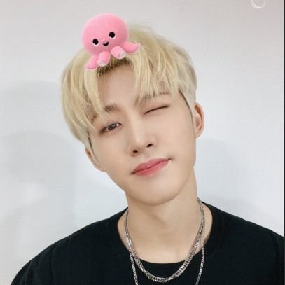 Hi! I am an ID of B.I! The Soloist, KIM HANBIN, The One and Only 131! - - - - - - - - - - - -
Hello, I am an iKONIC of iKON JAY, BOBBY, SONG, DK, JU-NE & CHAN!