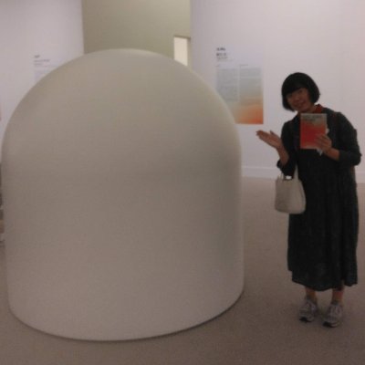 朝日新聞社のオンライン配信担当／記者サロンの収録でよく社内スタジオにいます／時おり朝日新聞ポッドキャストにも出現／2014年入社／神戸→富山→名古屋→東京デジタル編集部→現職／アートや被害者支援に関心を寄せています／誰もが少しでも幸せに暮らせますように／つぶやきは個人の見解です／いいね・RTは賛意とは限りません