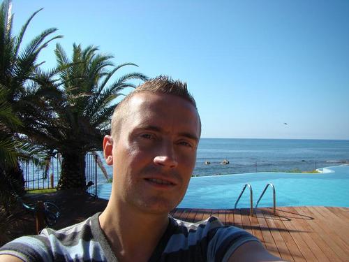 rob_neering's profile picture. 