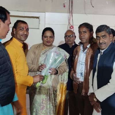 सोच अच्छी होनी चाहिए
क्योंकि नज़र का इलाज़ तो मुमकिन हैं ,
पर नजरिये का नहीं
🚩राष्ट्रहित सर्वोपरि🚩