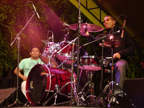 A Música não nasce em ninguém, ela procura a quem quer se revelar.....