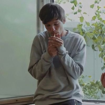 nglsfly's profile picture. escuchando faith in the future con seungmin