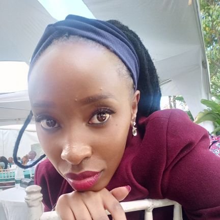 Taurus ♉, in love with 🎼🎺🎻🎷. Definitely the oldest soul of this century....ouh, and I wrote a book; heart whispers