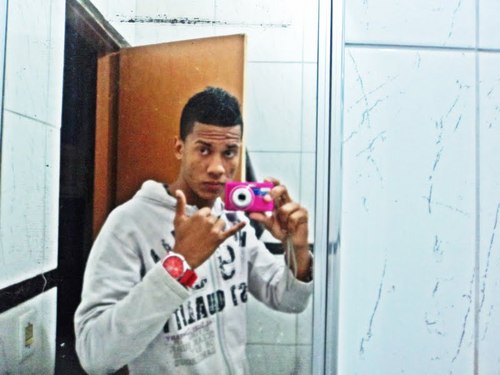 antes de abri a boca pra fala mal de mim se ponha no meu  lugar.