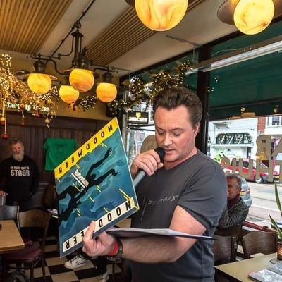 Beeldend kunstenaar & Letter(ver)zetter Rotterdam-Noord | Dutch graphic designer & visual artist #exposities #performance #poezie #fotografie #rotterdam