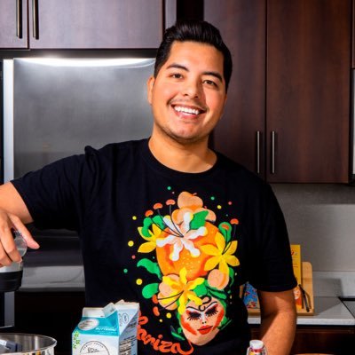 Cookbook Author and food blogger that lives for Tacos, Dogs, and Mezcal. 🇲🇽 Author of the 