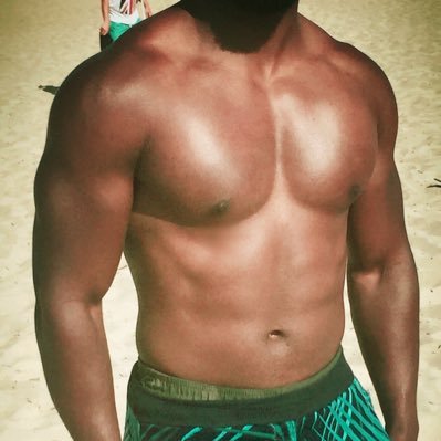 Sexy, muscular blk guy looking for good vibes and fun. DMs open.