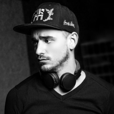 DJ and producer based in London! Traveling and playing music for the masses!