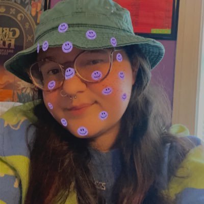 she/her • 23 🏳️🌈 content creator who shoots some shots & i stream sometimes • apex & valorant editor 🚨 co-own @EmpireOfEmbers #WatchItRise 🔥