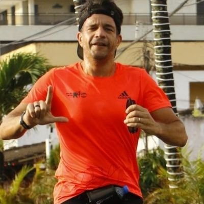 Rodrigo Soares, casado com Mariana, pai de Mariah e Marina. 
#5K #10K #21K #42K 🏃🏿
militante da dignidade de vida 
em defesa da mãe terra 🙏🏿🌵🌟🇧🇷