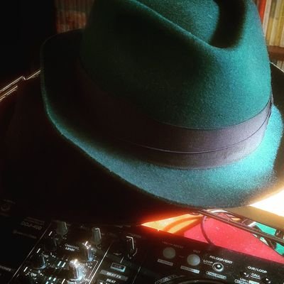 rhythmgamefun's profile picture. 帽子で認識されがちな人。趣味でDJしてます。#カマクラ #LaCera レギュラーDJ。美味い飯と酒の出る店を探訪中。DJが足りない現場募集中。