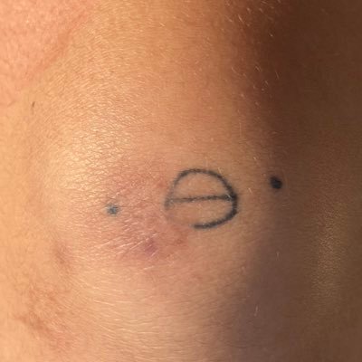 ashhjk's profile picture. kicking butts, kissing ass