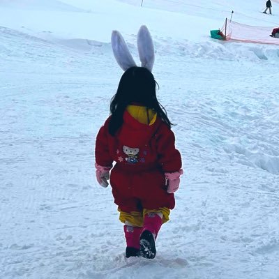 moon135794's profile picture. 16歳年上夫と6歳娘とのほのぼの3人暮らし 漢検と簿記1級勉強中 本は何でも読む