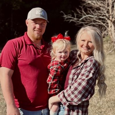 the days are long, but the years are short. Married to my best friend and momma to Blakely Ray.🤍