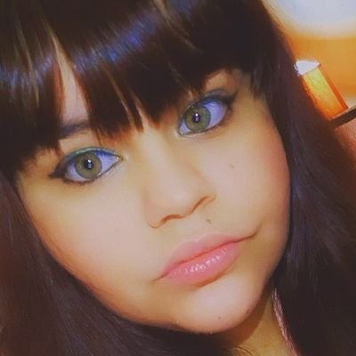 con dios ante todo 

lectora de libros 💖

amante de los dramas asiaticos

Ama todo lo que tengas