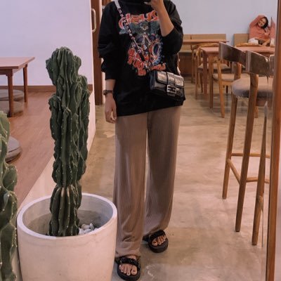 devikarahmaaa's profile picture. tumbuh bersama jiwa-jiwa yang dibisikan intuisi.